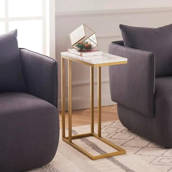 طاولة جانبية